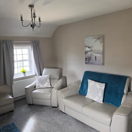 Flat With A Garage Apartment *