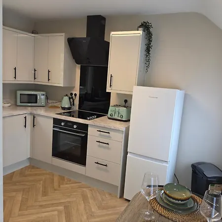 Apartment Flat With A Garage *